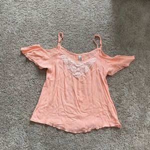 Cold shoulder top flowy